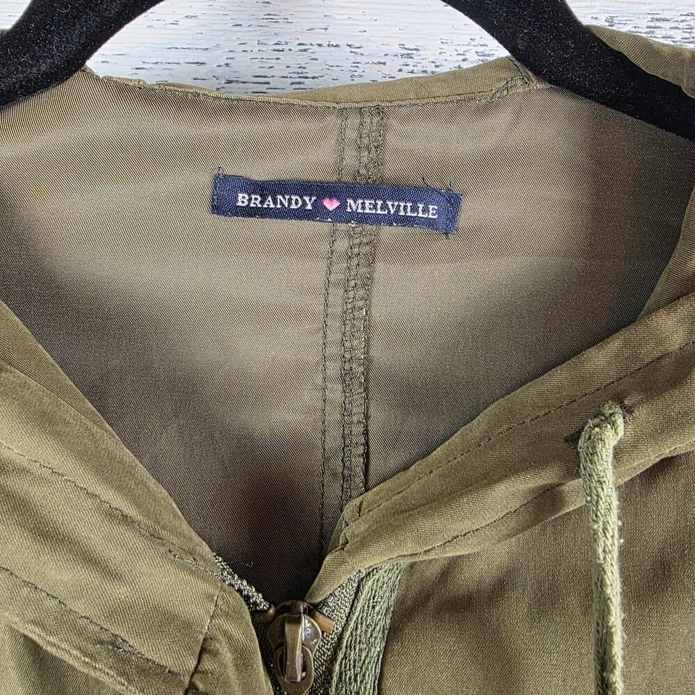 Brandy Melville Hailey Utility Jacket Olive Hooded Cargo OS - Picture 2 of 8